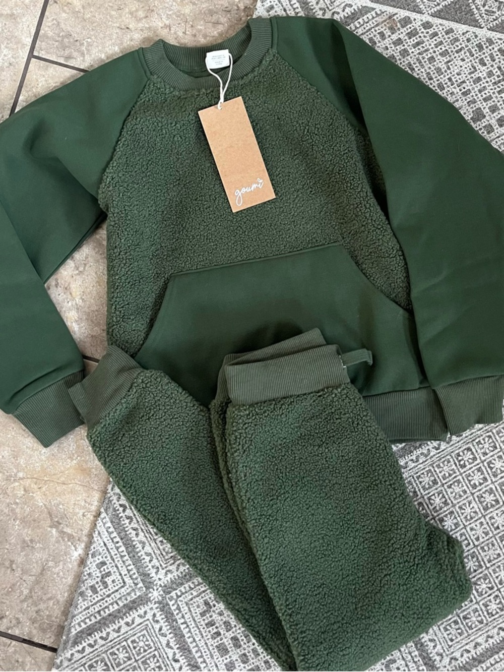 NWT Goumi Kids Spruce Sherpa Sweatsuit SZ 8-9Y Long Sleeve Set Sweatshirt Pant
